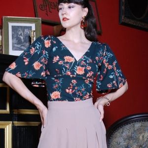 Laura Byrnes butterfly Viva top in green floral 3x